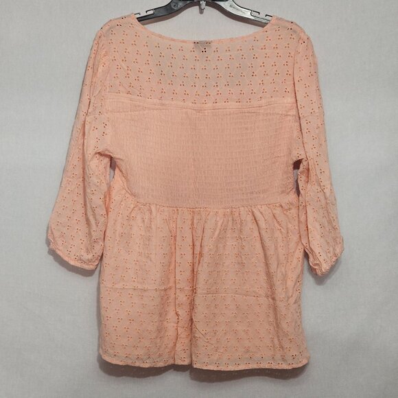 Torrid Womens Embroidered Peach Rayon Babydoll Tunic Top Size 1 Puckered Eyelet - Picture 2 of 9